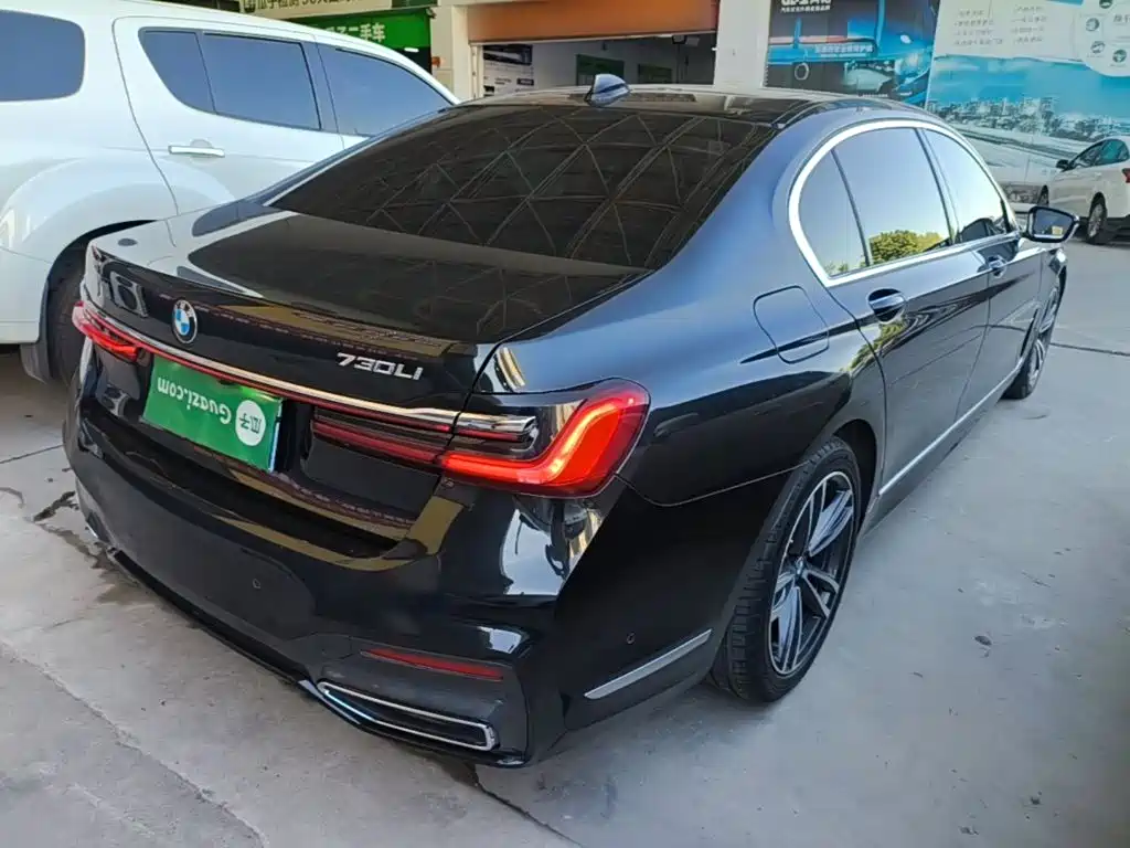 BMW 7 Series — миниатюра 7