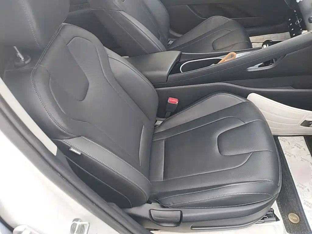 Hyundai Elantra — миниатюра 25