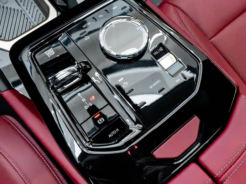 BMW 5 Series — миниатюра 20