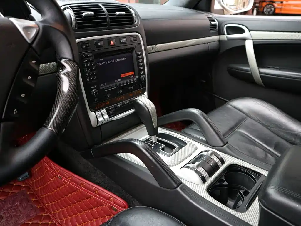 Porsche Cayenne — миниатюра 14