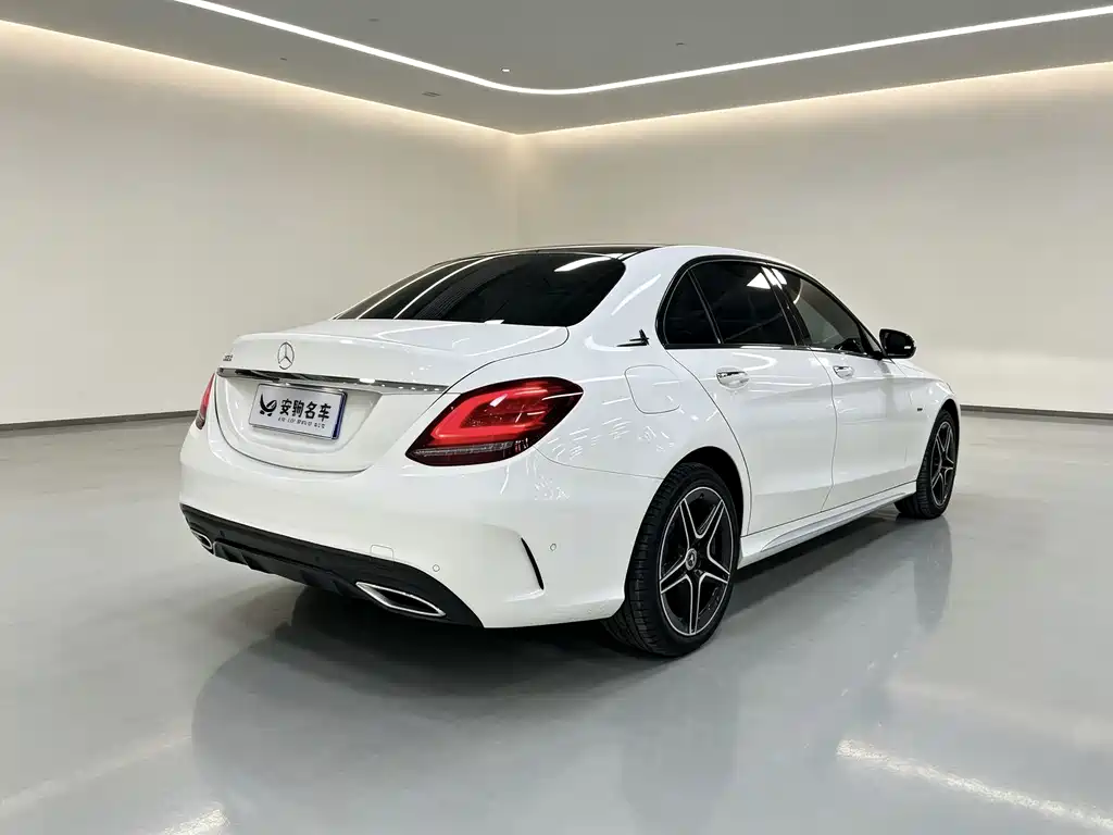 Mercedes-Benz C-Class — миниатюра 7