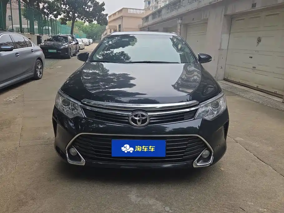 Toyota Camry — миниатюра 2