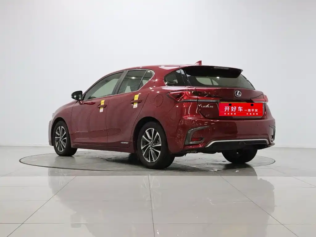 Lexus CT — миниатюра 6