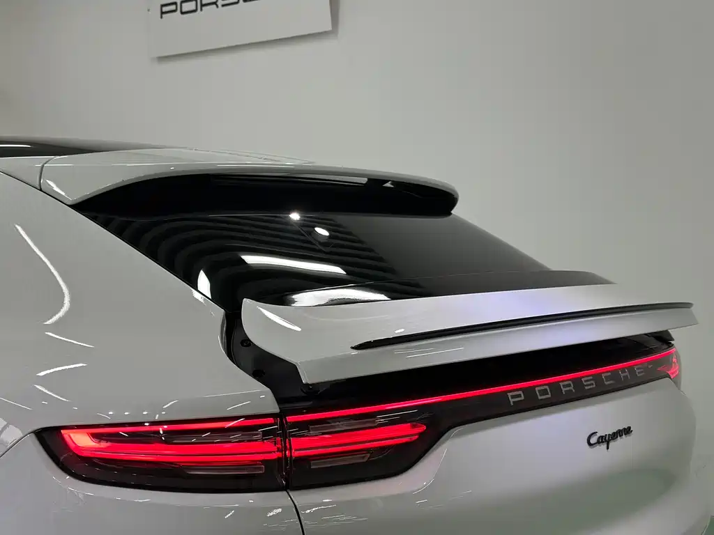 Porsche Cayenne — миниатюра 5
