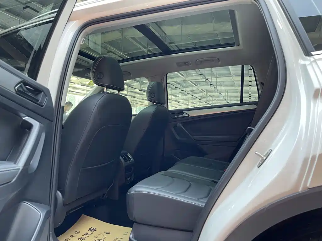 Volkswagen Tiguan L — миниатюра 17
