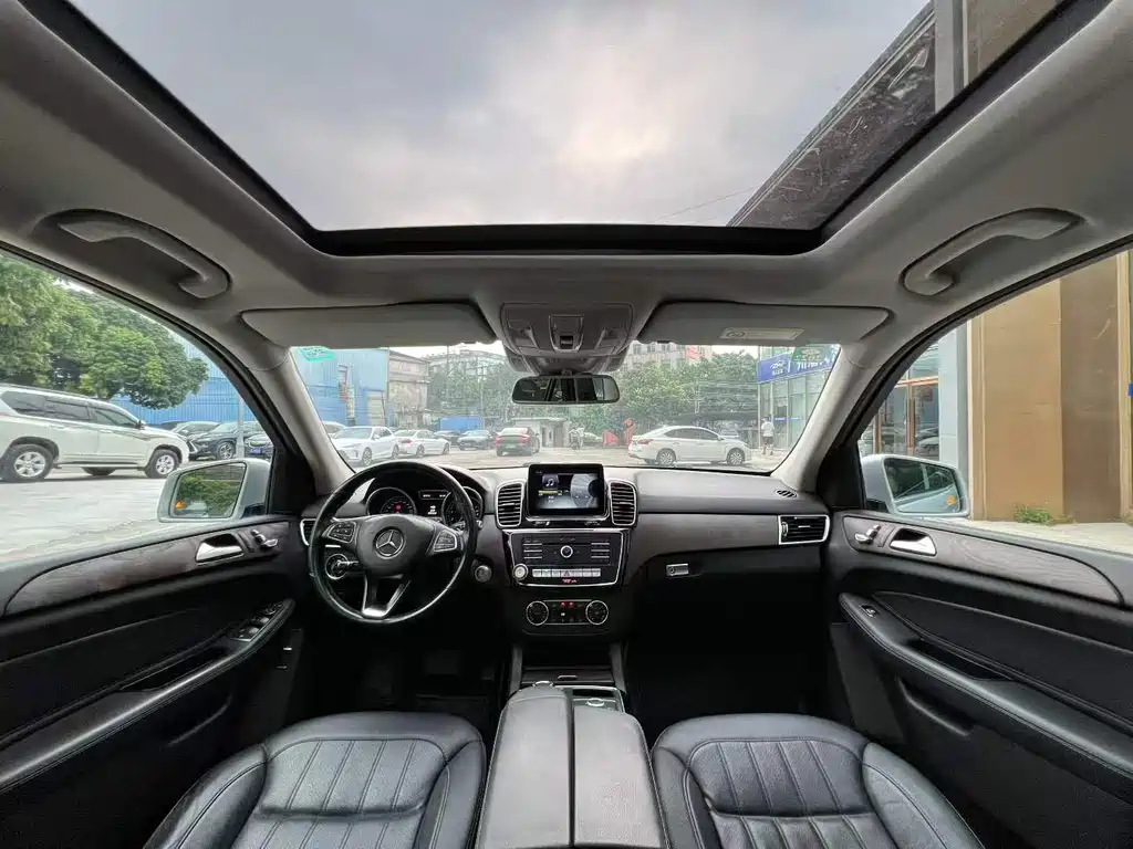 Mercedes-Benz GLE (Import) — миниатюра 5