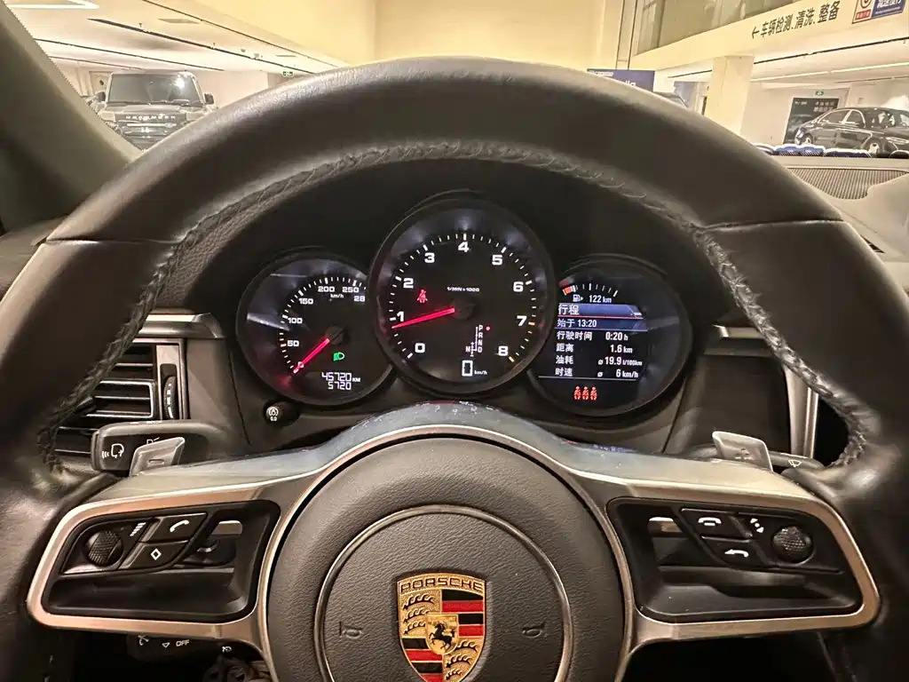 Porsche Macan — миниатюра 19