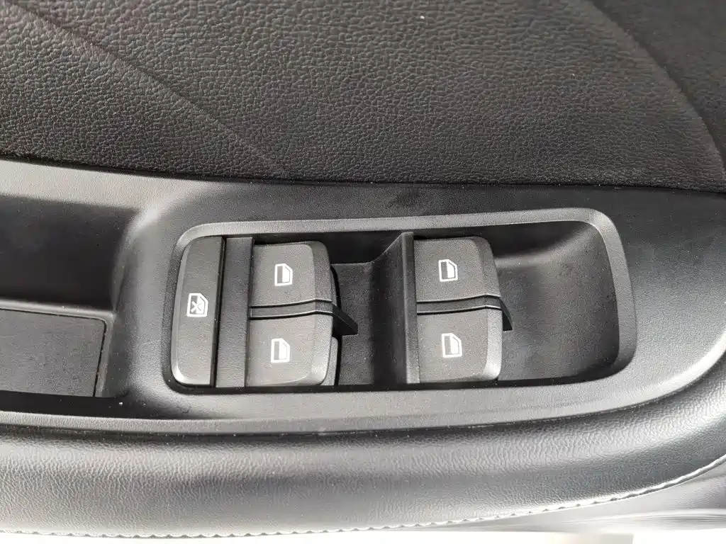 Roewe i5 — миниатюра 9