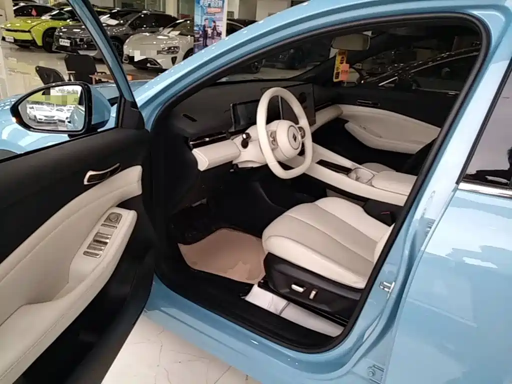 Baojun Yunhai — миниатюра 15