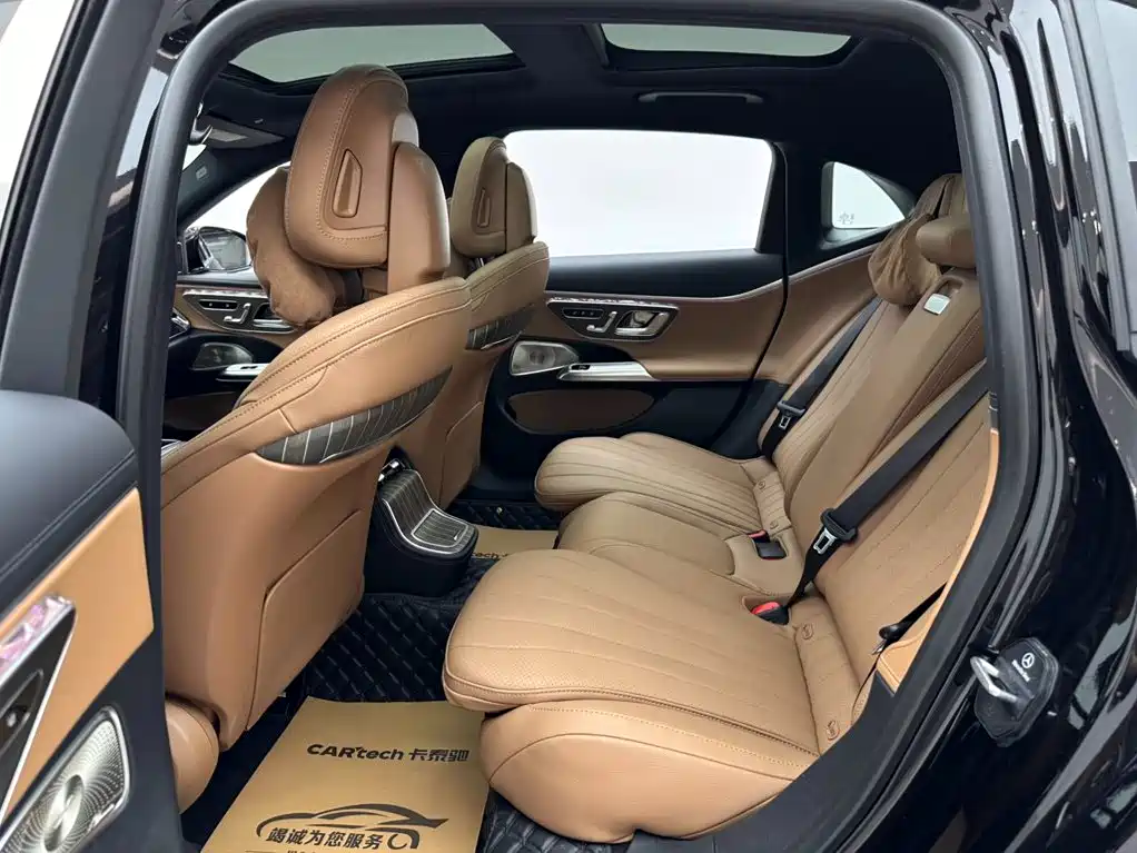 Mercedes-Benz E-Class — миниатюра 9