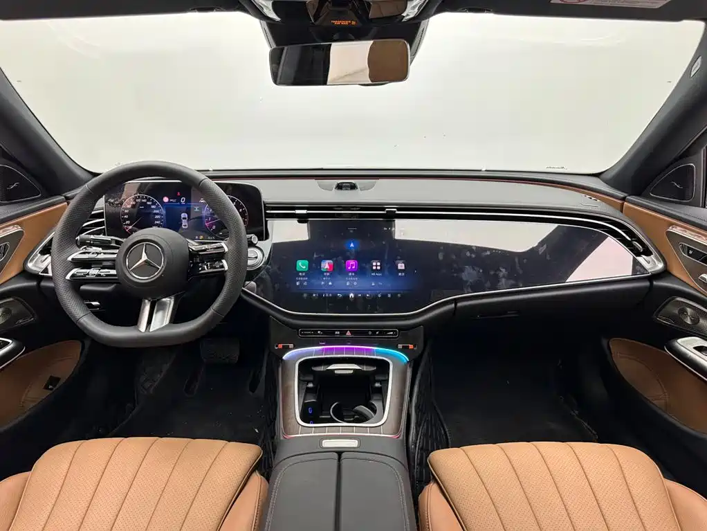 Mercedes-Benz E-Class — миниатюра 10
