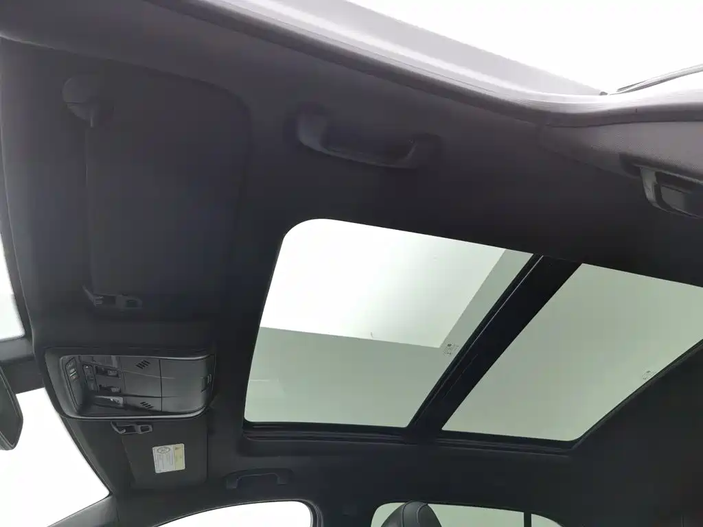 Cadillac XT4 — миниатюра 14