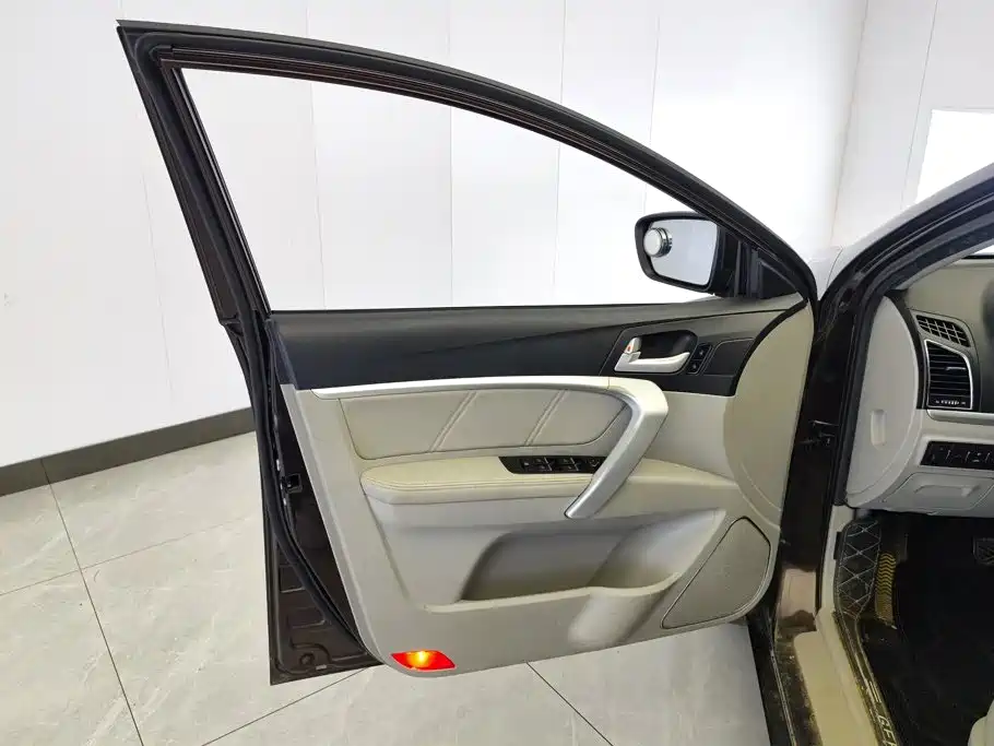 Geely Emgrand — миниатюра 7