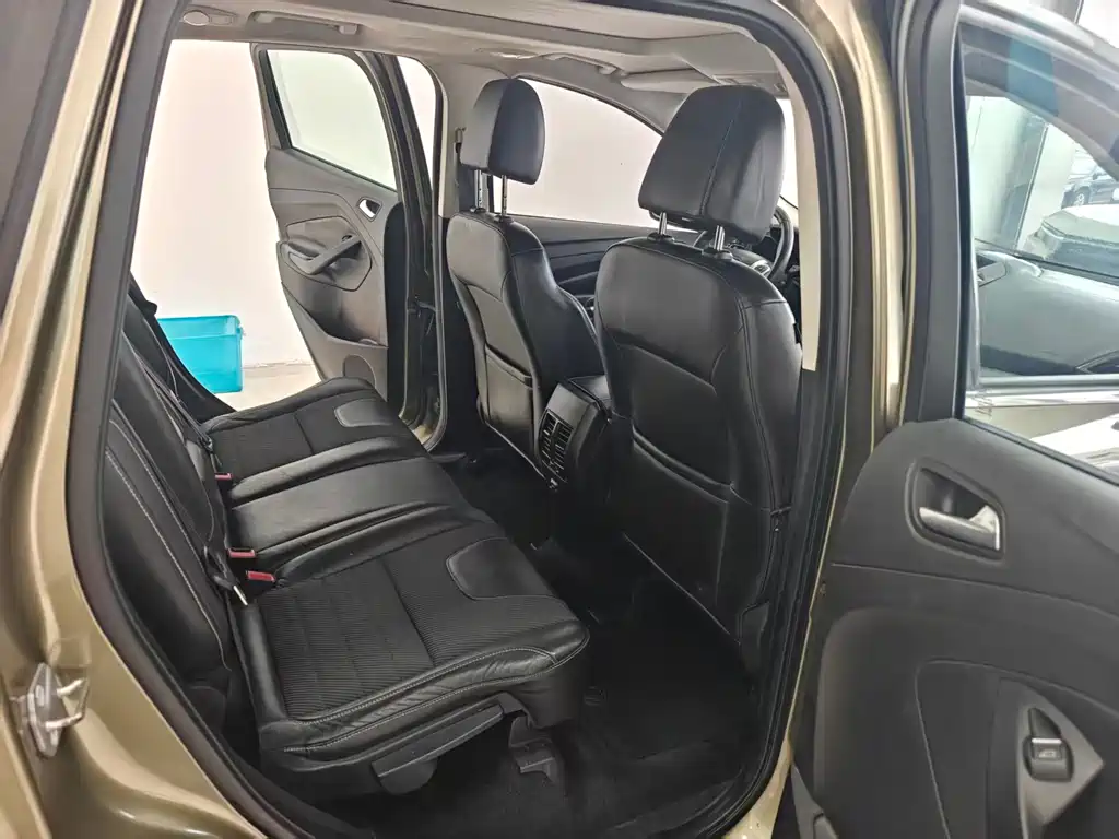 Ford Kuga — миниатюра 12