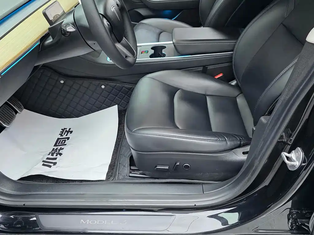 Tesla Model 3 — миниатюра 12