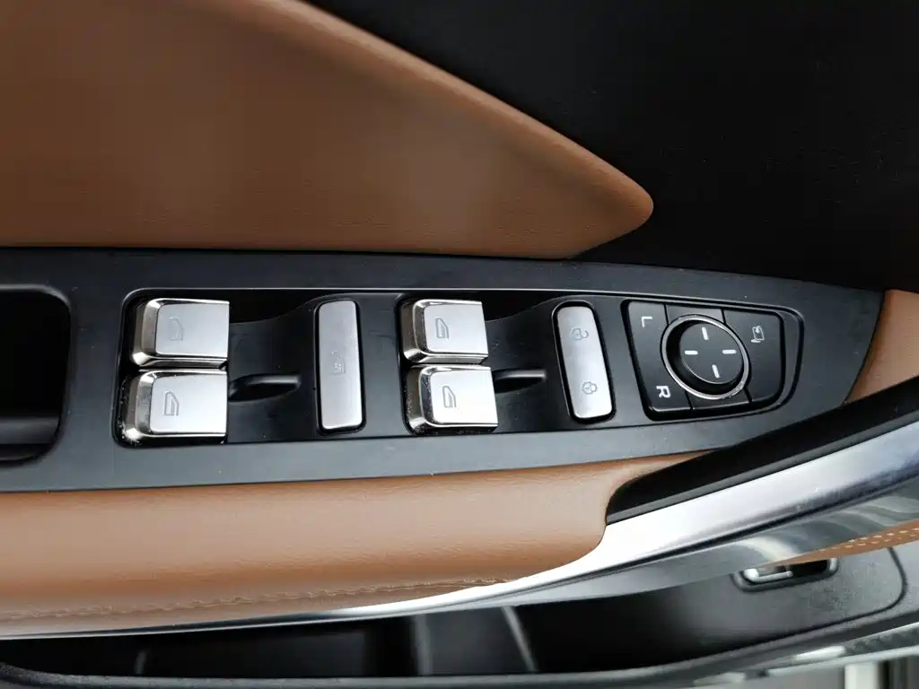 Geely Boyue — миниатюра 9