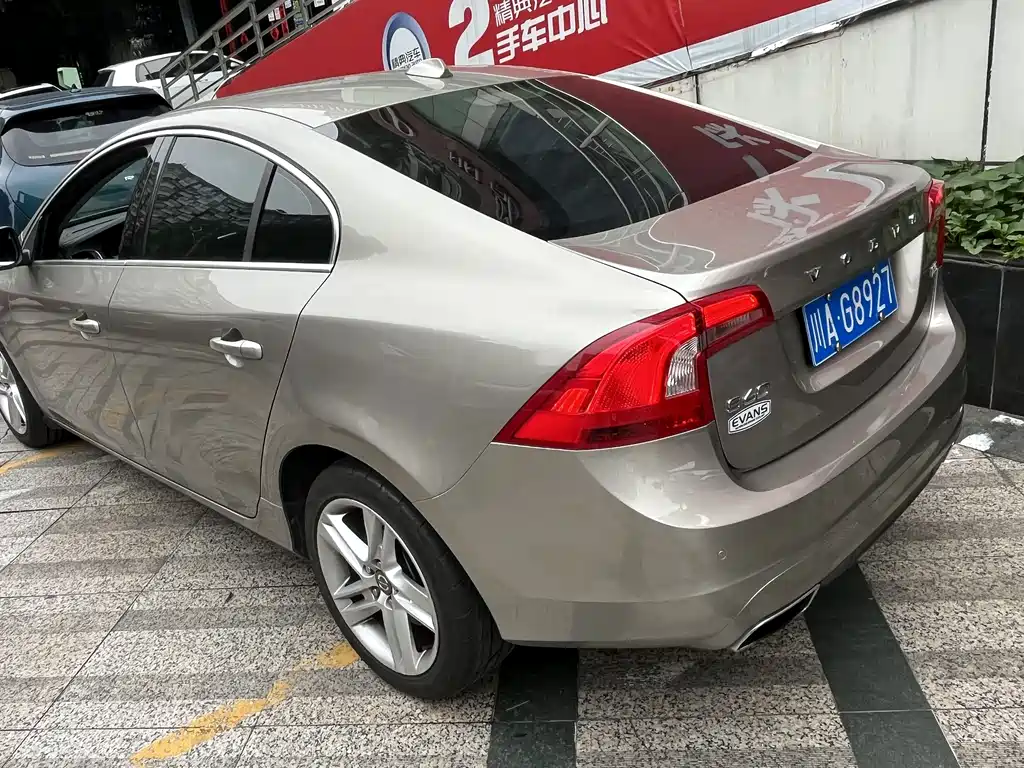 Volvo S60 (Import) — миниатюра 3