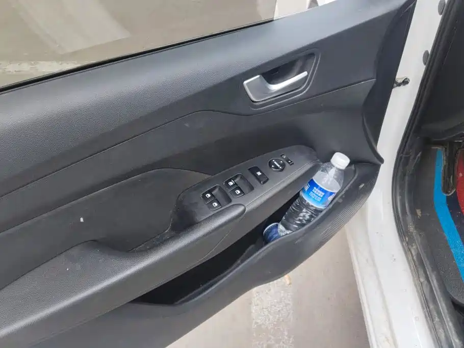 Hyundai Verna — миниатюра 7