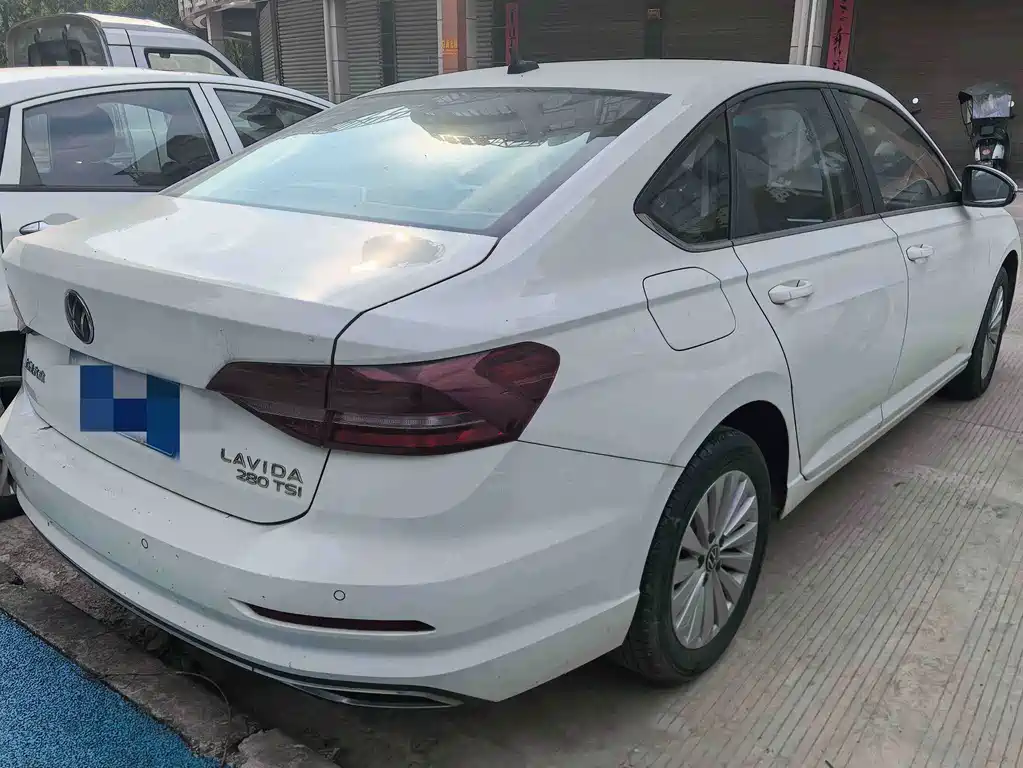 Volkswagen Lavida — миниатюра 2