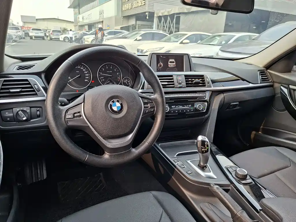 BMW 3 Series — миниатюра 21