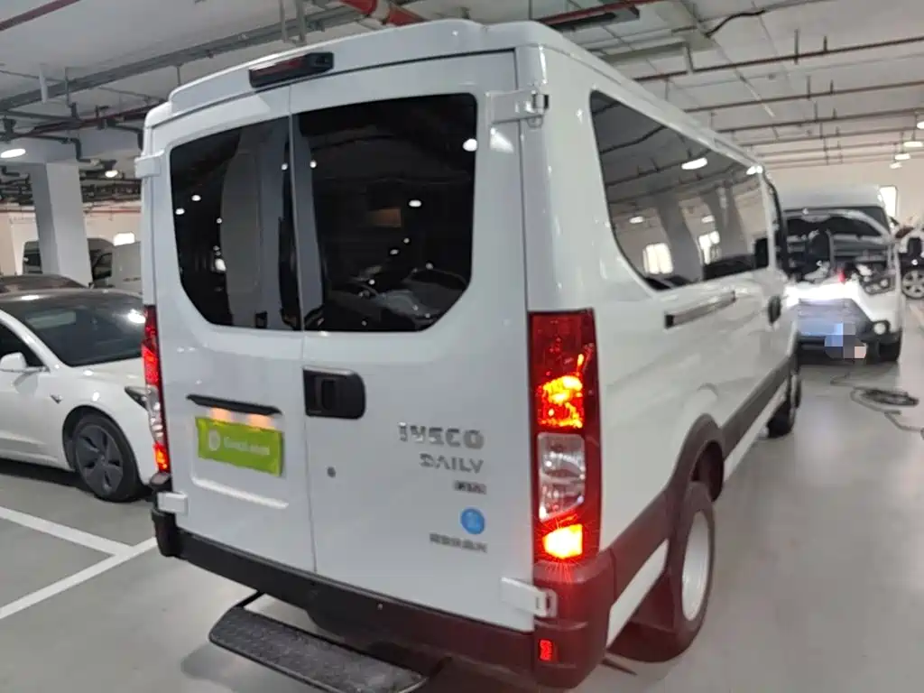 IVECO Ousheng — миниатюра 7