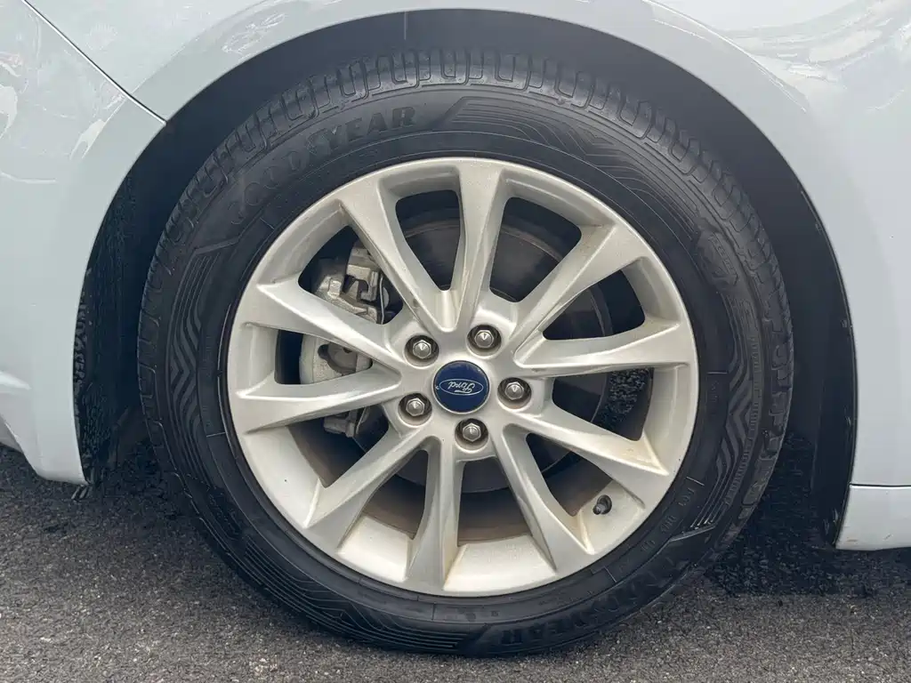 Ford Mondeo — миниатюра 16
