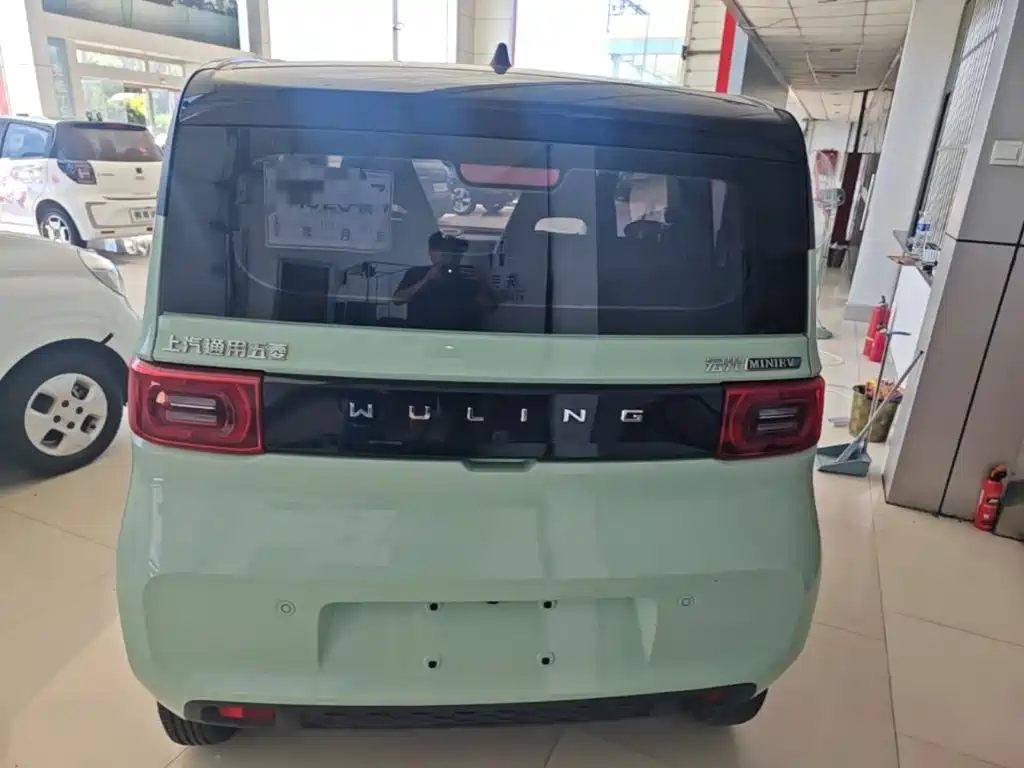 Wuling MINIEV — миниатюра 6