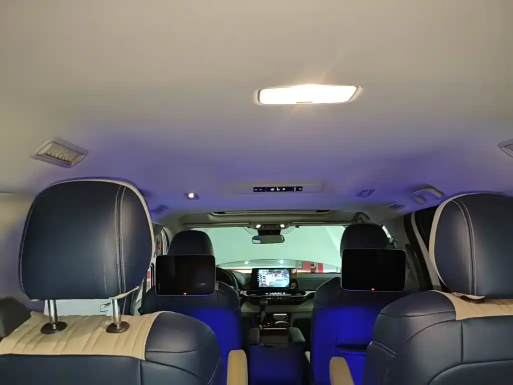 Toyota Sienna — миниатюра 18