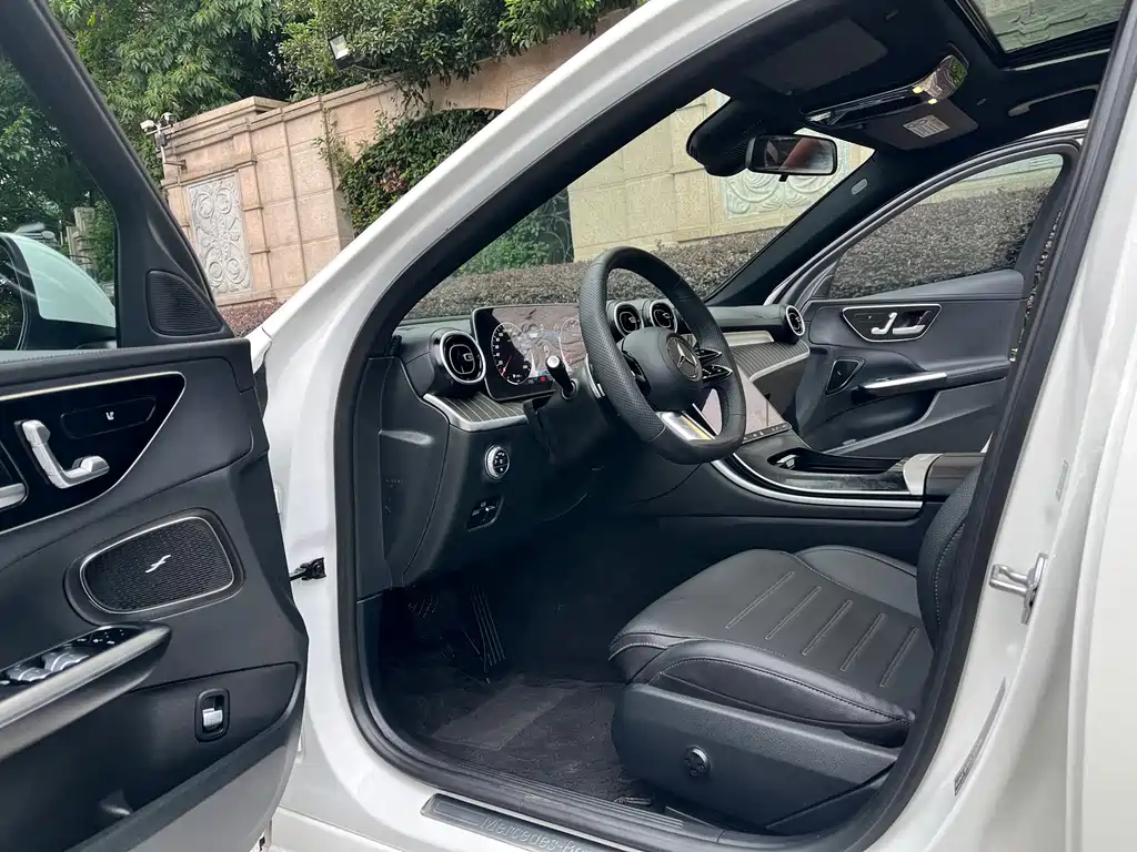 Mercedes-Benz C-Class — миниатюра 4