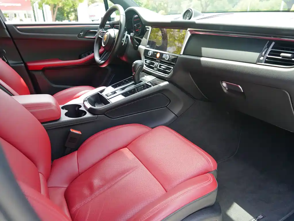 Porsche Macan — миниатюра 9