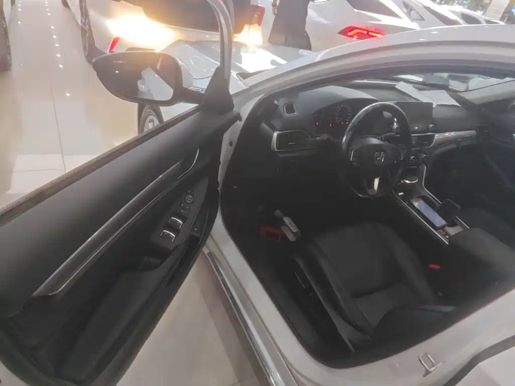 Honda Accord — миниатюра 16
