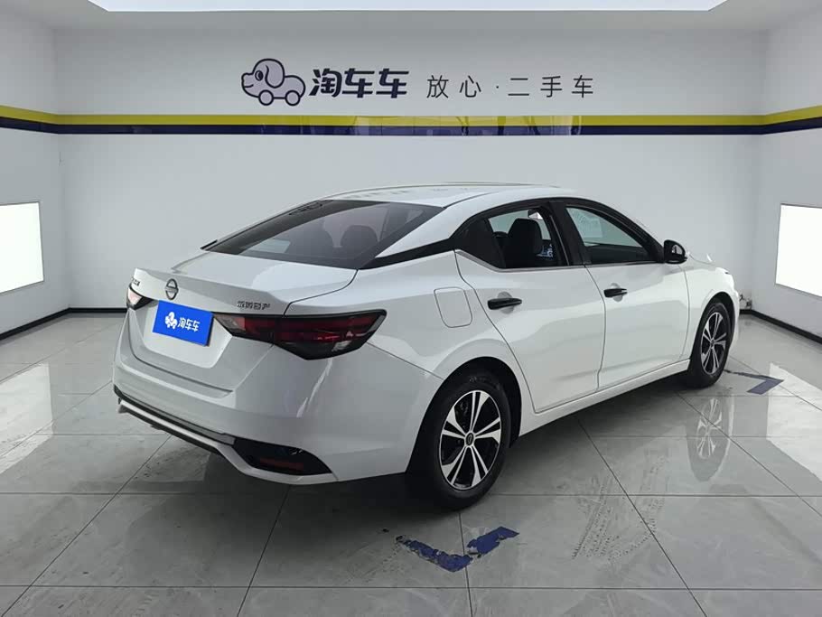 Nissan Sylphy 1.6 л 2024 г. Белый, пробег 45900 км