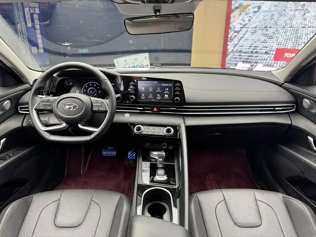 Hyundai Elantra — миниатюра 17