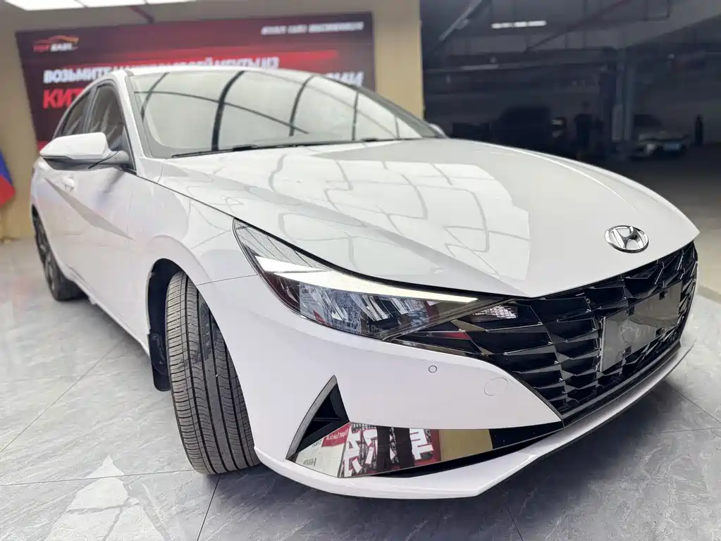 Hyundai Elantra — миниатюра 3