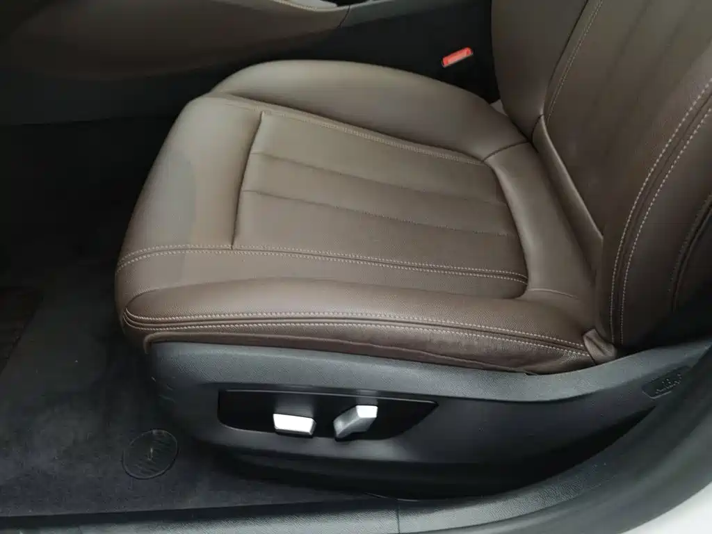 BMW 5 Series — миниатюра 20