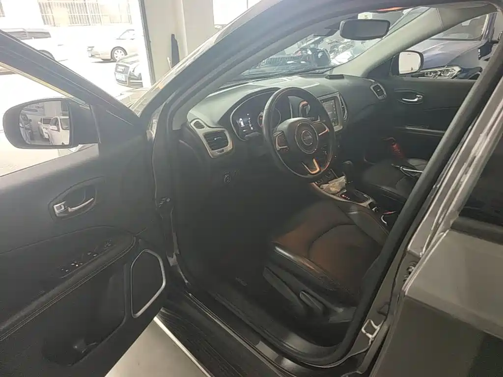 Jeep Compass — миниатюра 16