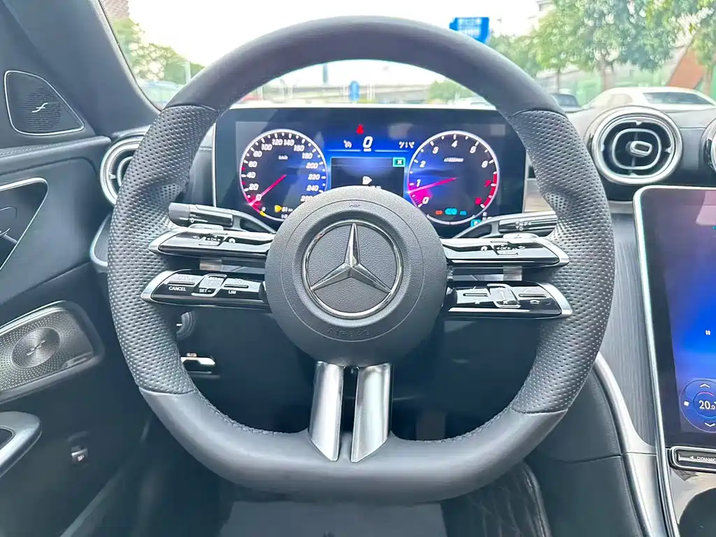 Mercedes-Benz C-Class — миниатюра 14