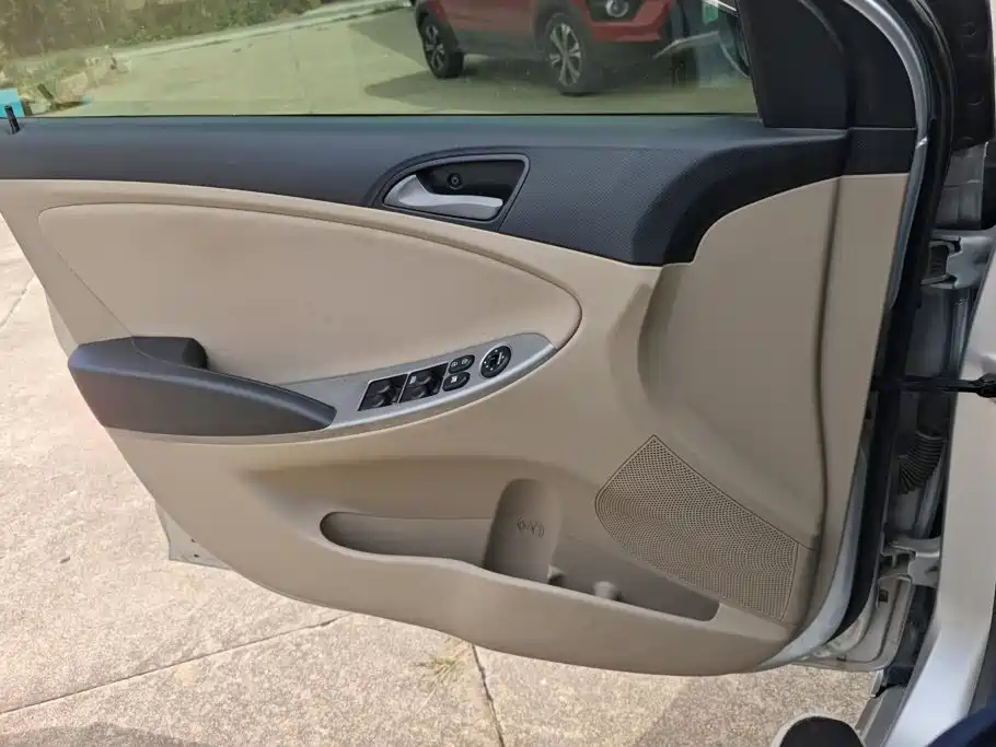 Hyundai Verna — миниатюра 7