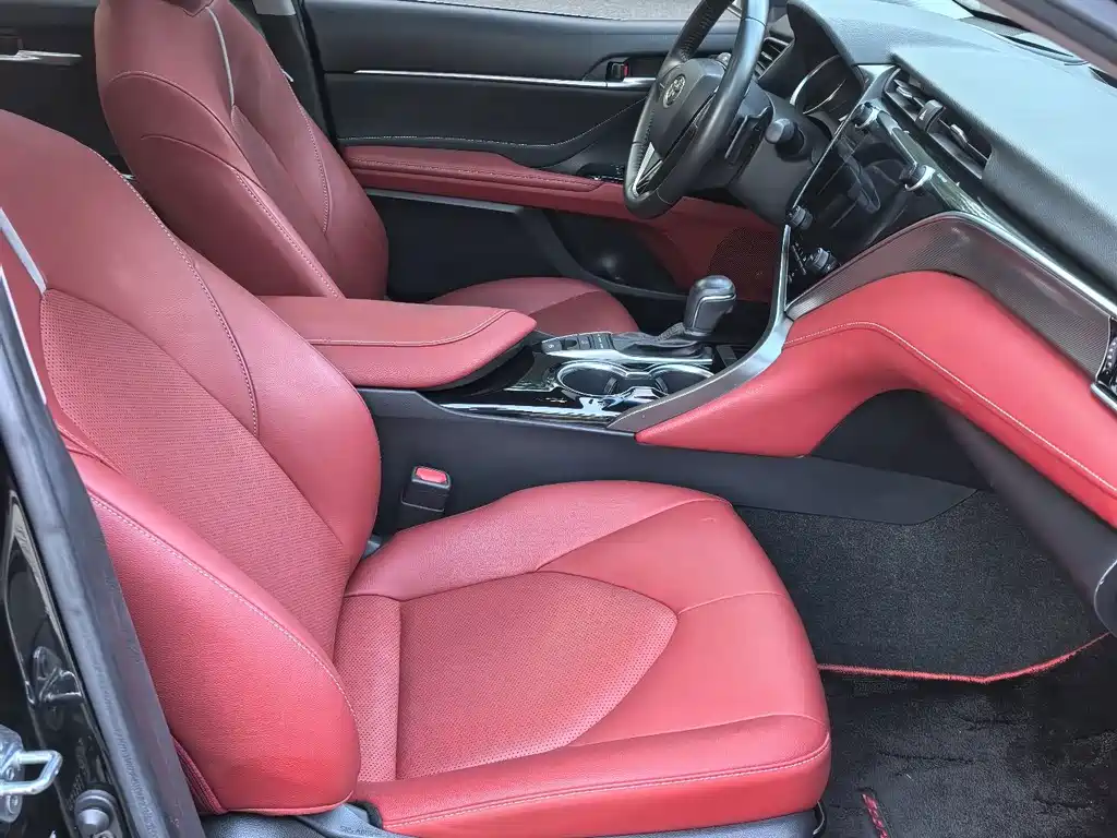 Toyota Camry — миниатюра 11