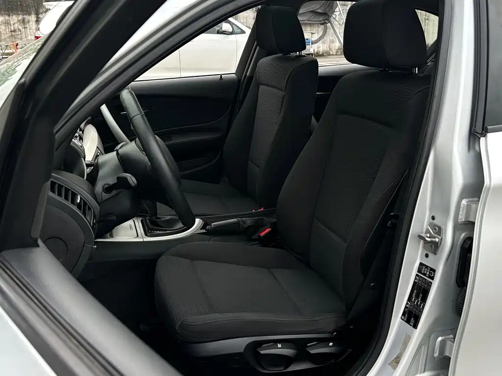 BMW 1 Series (Import) — миниатюра 23