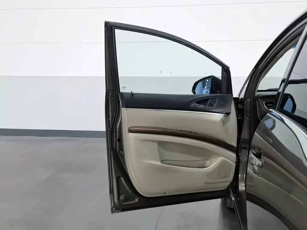 Buick GL8 — миниатюра 8