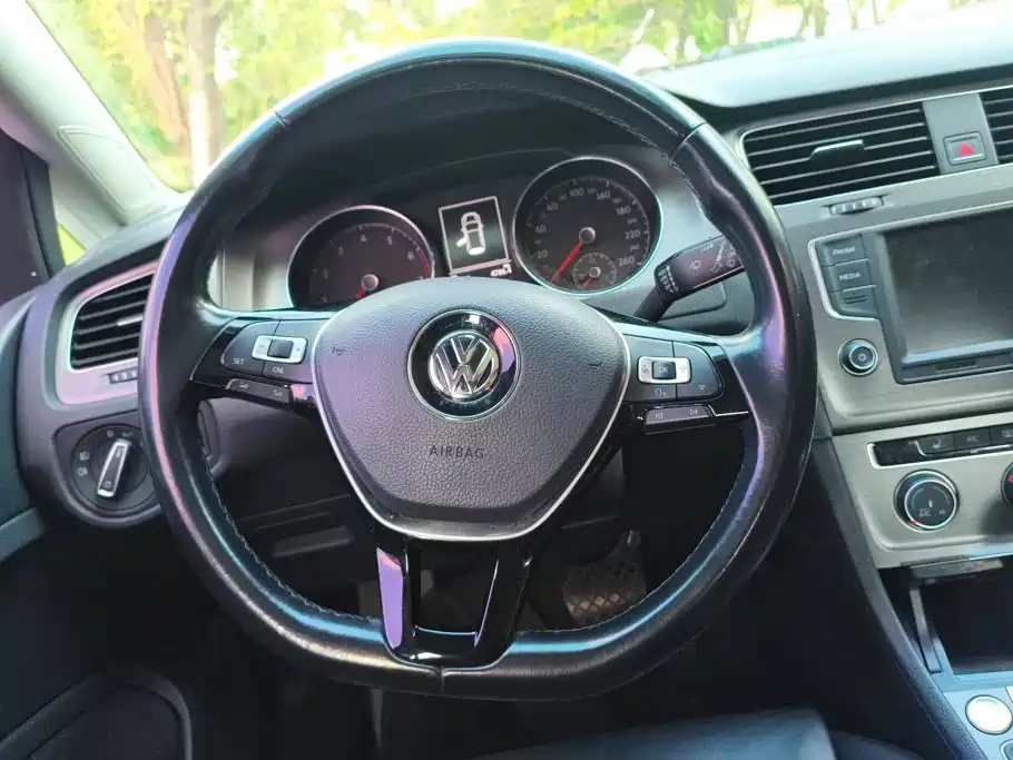 Volkswagen Golf — миниатюра 15