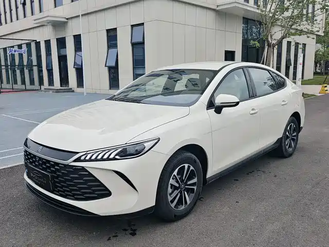 2025 BYD Qin