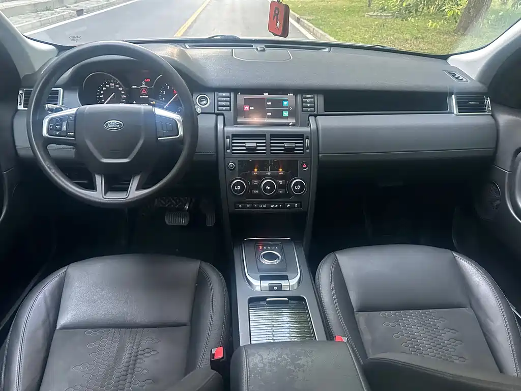 Land Rover Discovery Sport — миниатюра 10