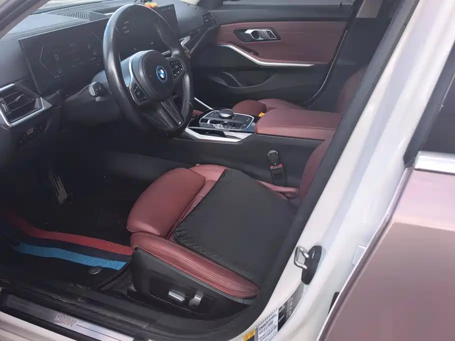 BMW i3 — миниатюра 9