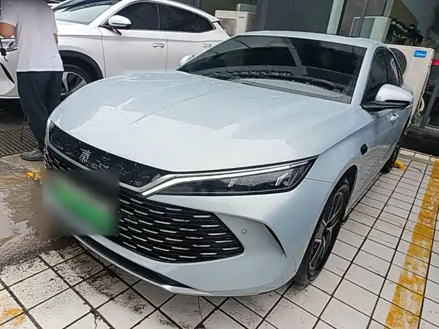 2025 BYD Qin