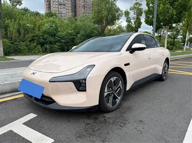 2025 Xpeng Mona M03