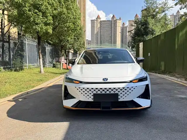 Changan UNI-V — миниатюра 2