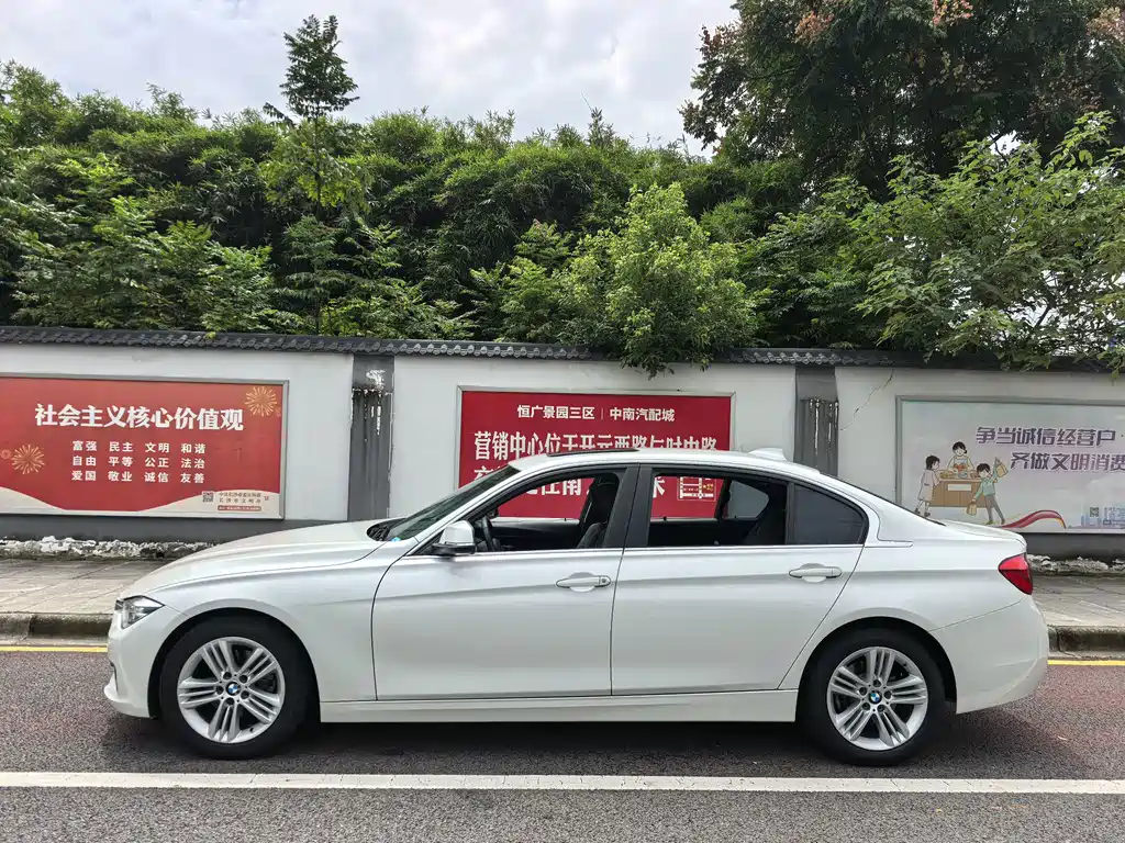 BMW 3 Series — миниатюра 14