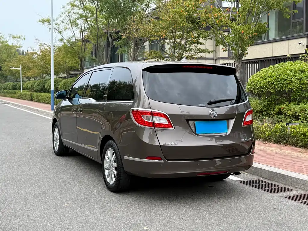 Buick GL8 — миниатюра 7